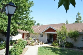 Comfrey Senior in Galt, CA - Building Photo - Building Photo