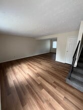 Mapleview Terrace Apartments in Zanesville, OH - Foto de edificio - Building Photo