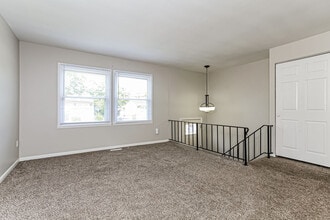 2557 Berthbrook Dr in Cincinnati, OH - Building Photo - Building Photo