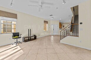 1938 Fiesta Ridge Ct in Tampa, FL - Building Photo