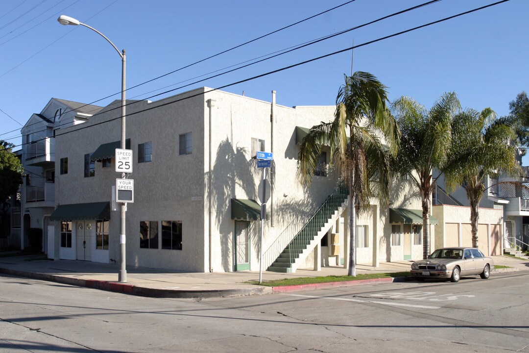 1102 Termino Ave in Long Beach, CA - Foto de edificio