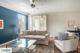 2801 Biltmore Park Dr in Orlando, FL - Building Photo