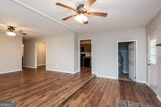 2030 Lynn Ct in Cumming, GA - Building Photo - Building Photo