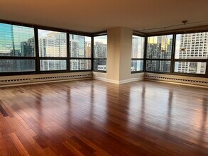 360 E Randolph St in Chicago, IL - Building Photo - Building Photo