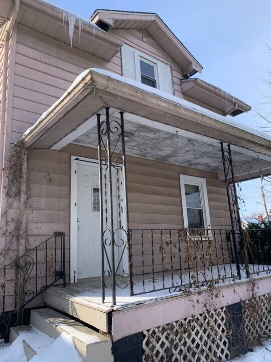 711 11th St NE in Massillon, OH - Building Photo