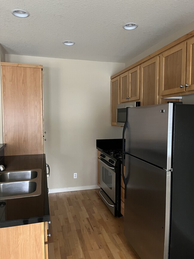 6298 SW Grand Oaks Dr, Unit C203 in Corvallis, OR - Foto de edificio - Building Photo