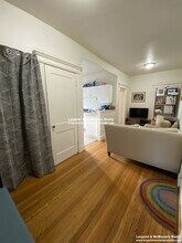 1788 Beacon St, Unit 4A in Brookline, MA - Foto de edificio - Building Photo