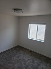 712 Schodde Ave in Burley, ID - Foto de edificio - Building Photo