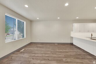 12732 S 1630 W in Riverton, UT - Building Photo - Building Photo