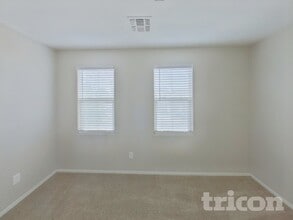 4804 W Leodra Ln in Phoenix, AZ - Building Photo - Building Photo