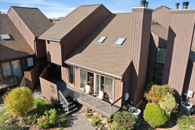 4141 Bloomingdale Dr in Hillsborough Township, NJ - Building Photo - Building Photo