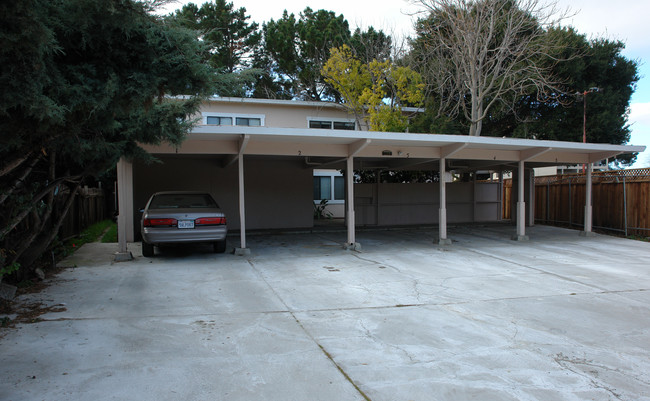 328 Higdon Ave in Mountain View, CA - Building Photo - Building Photo