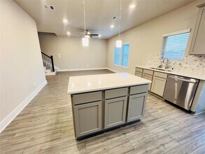 10621 Whitejacket in Conroe, TX - Building Photo - Building Photo