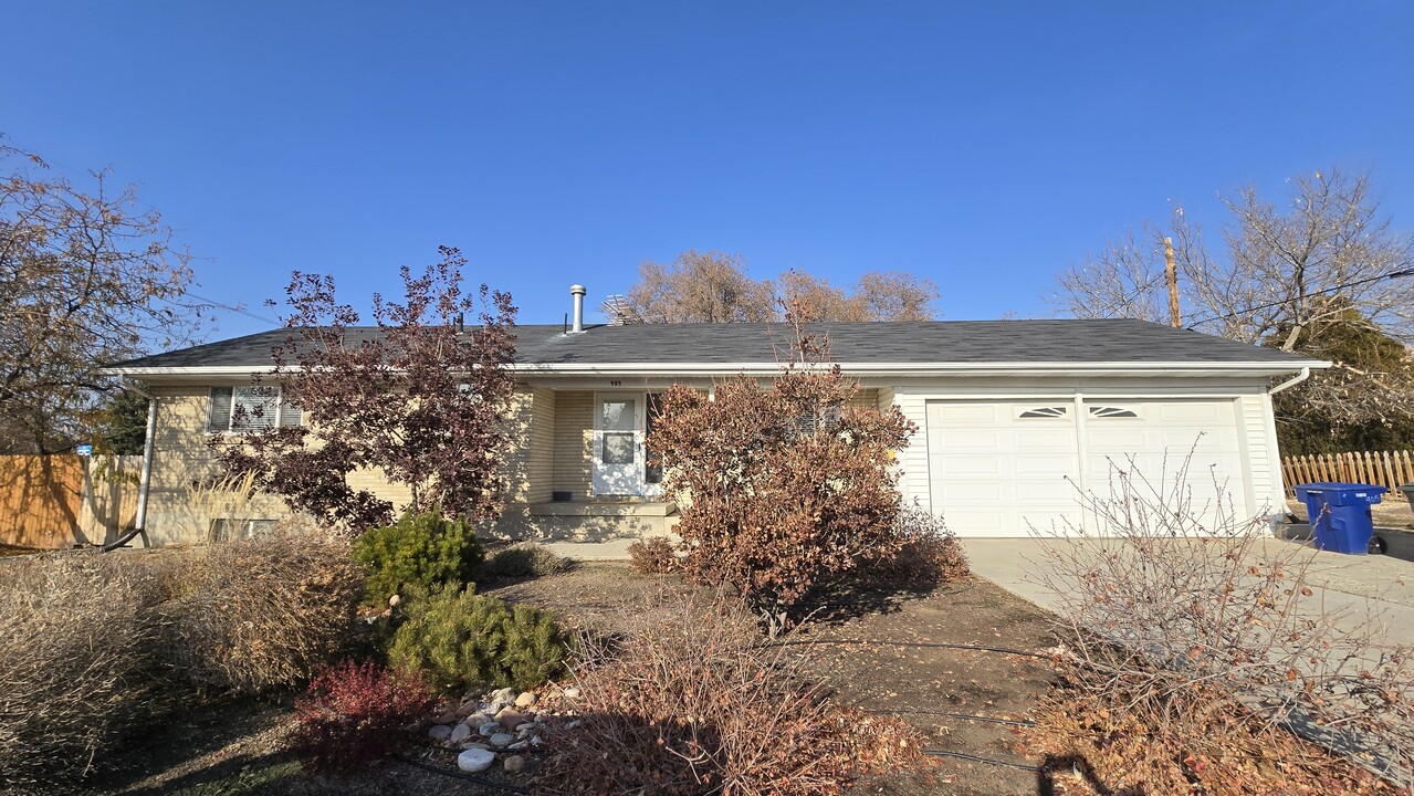 905 Charlton Cir in Salt Lake City, UT - Building Photo