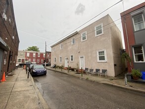 1715 Tasker St in Philadelphia, PA - Building Photo - Building Photo