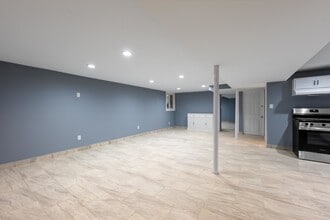 7055 W 63rd St in Chicago, IL - Building Photo - Building Photo