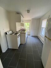 5 Wade Ave, Unit 2 right in Woburn, MA - Building Photo - Building Photo