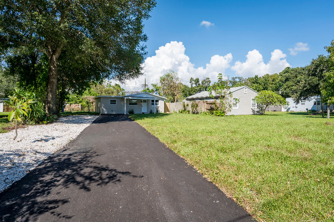 2613 26th Ave N in St. Petersburg, FL - Building Photo - Building Photo