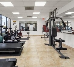 9340 Fontainebleau Blvd, Unit 107 in Miami, FL - Foto de edificio - Building Photo