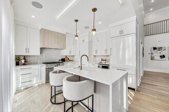 828 E Franklin Ave in Naperville, IL - Building Photo - Building Photo