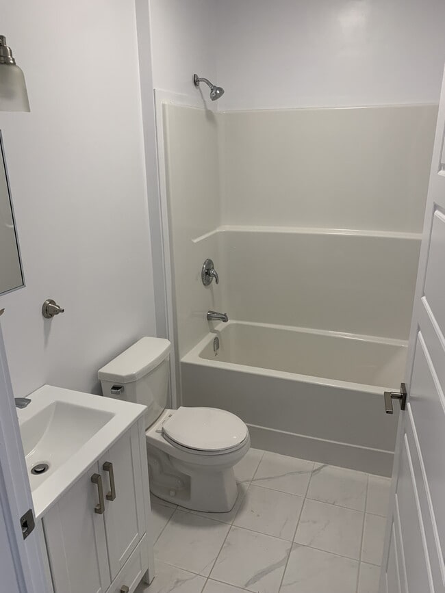 property at 10 Catamaran Rd