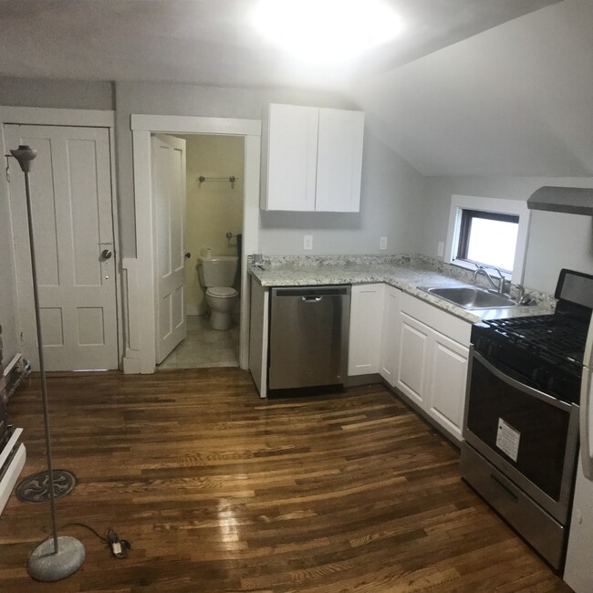 97 Oxford St, Unit 2 in Somerville, MA - Foto de edificio - Building Photo