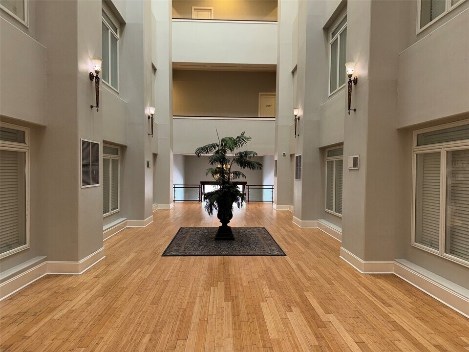 2208 Postoffice St in Galveston, TX - Building Photo