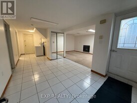 308 Evergreen Crescent in Oakville, ON - Building Photo