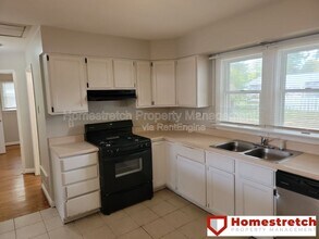 1725 Florissant Park Dr in Florissant, MO - Building Photo - Building Photo