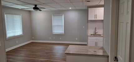 77 1st Ave, Unit 77 A in Newnan, GA - Foto de edificio - Building Photo