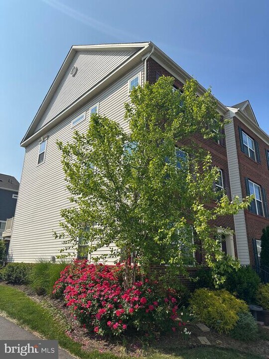 5050 Judicial Wy in Frederick, MD - Building Photo