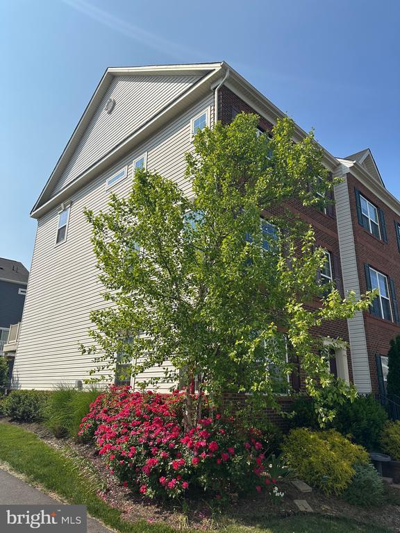 property at 5050 Judicial Wy