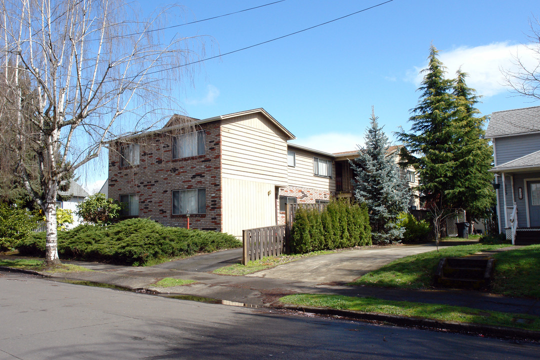 7214 N Mohawk Ave in Portland, OR - Building Photo