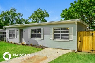 112 Mayfair Cir in Sanford, FL - Foto de edificio - Building Photo