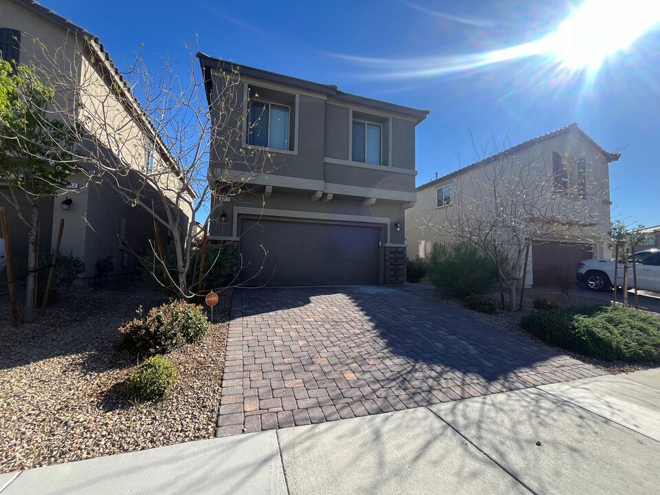 4113 Billowing Breeze Ave in North Las Vegas, NV - Building Photo