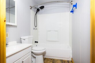 1428 Kirk Cir in Fairbanks, AK - Building Photo - Building Photo