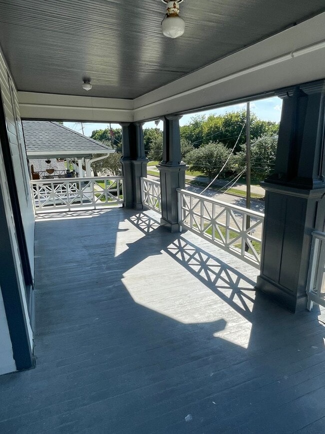 6525 W End Blvd in New Orleans, LA - Foto de edificio - Building Photo