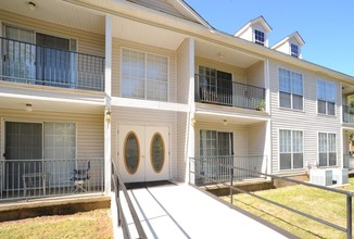 Williamsburg Apartments in Jonesboro, AR - Building Photo - Building Photo