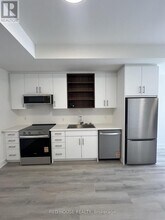 44 Everett Cmn in St Catharines, ON - Building Photo - Building Photo