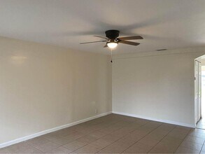 3952 NW 83rd Ln in Coral Springs, FL - Building Photo - Building Photo