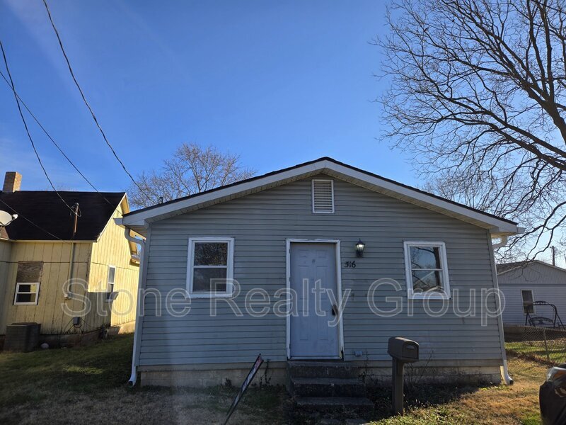 516 S 9th St in West Terre Haute, IN - Building Photo