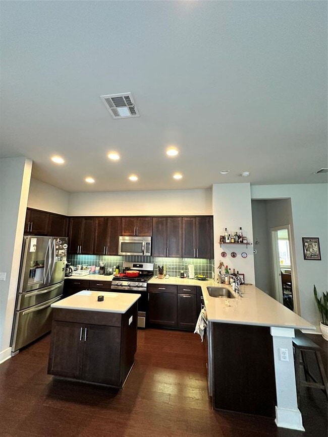 8021 Izetta Ln in Austin, TX - Building Photo - Building Photo