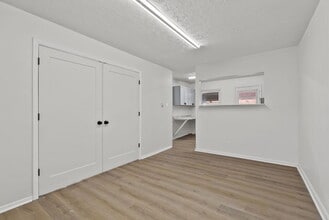 520 Booker St-Unit -3 in Lexington, KY - Foto de edificio - Building Photo