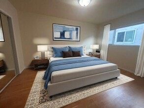 11813 Iowa Ave in Los Angeles, CA - Building Photo - Interior Photo