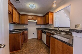920 Millers Bend Dr in Memphis, TN - Building Photo - Building Photo