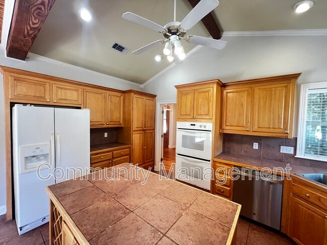 6011 Riverbrook Dr in Baton Rouge, LA - Building Photo - Building Photo