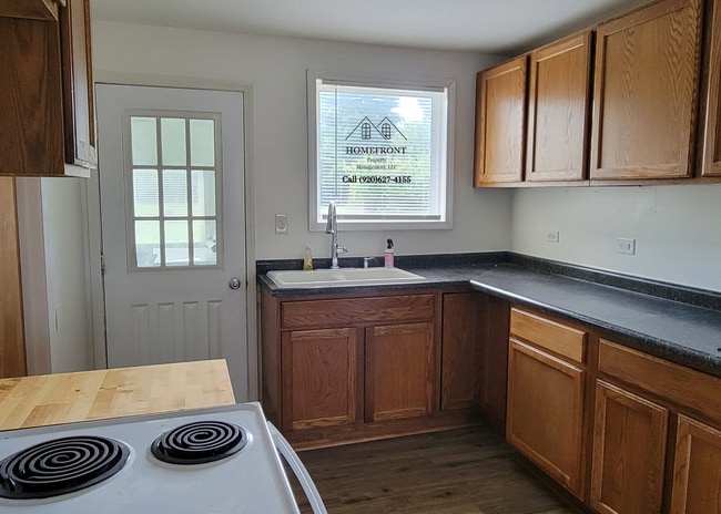 827 Weeden Creek Rd in Sheboygan, WI - Building Photo - Building Photo