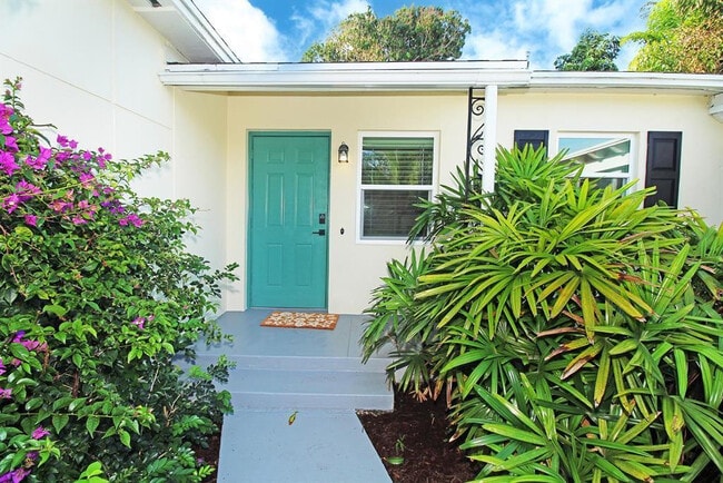 221 Princeton Dr in Lake Worth Beach, FL - Building Photo - Building Photo