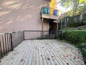 4900-4902 SW Slavin Rd in Portland, OR - Building Photo - Building Photo