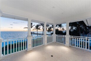 1270 Gulf Shore Blvd S in Naples, FL - Building Photo